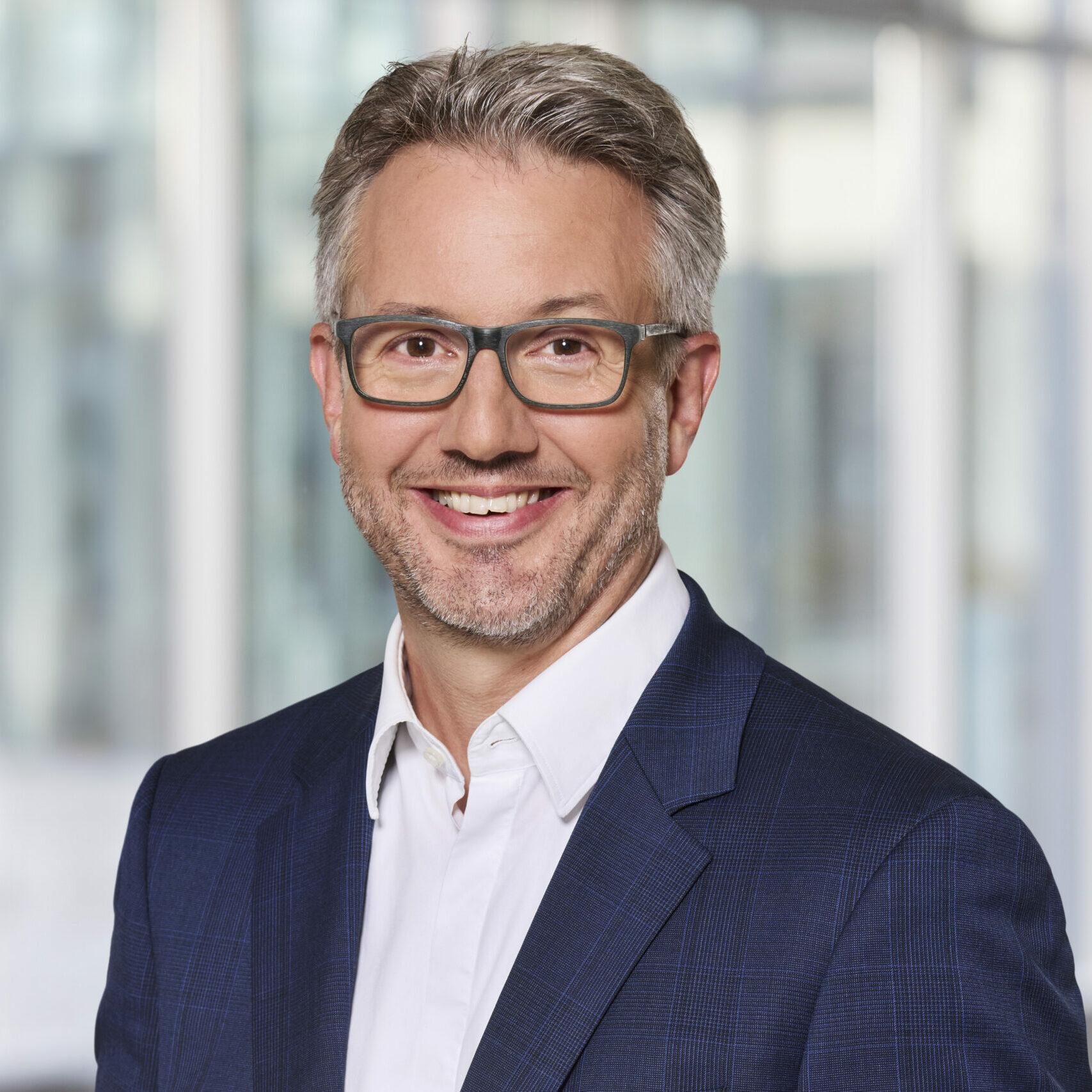 Dr. Thorsten Warmt